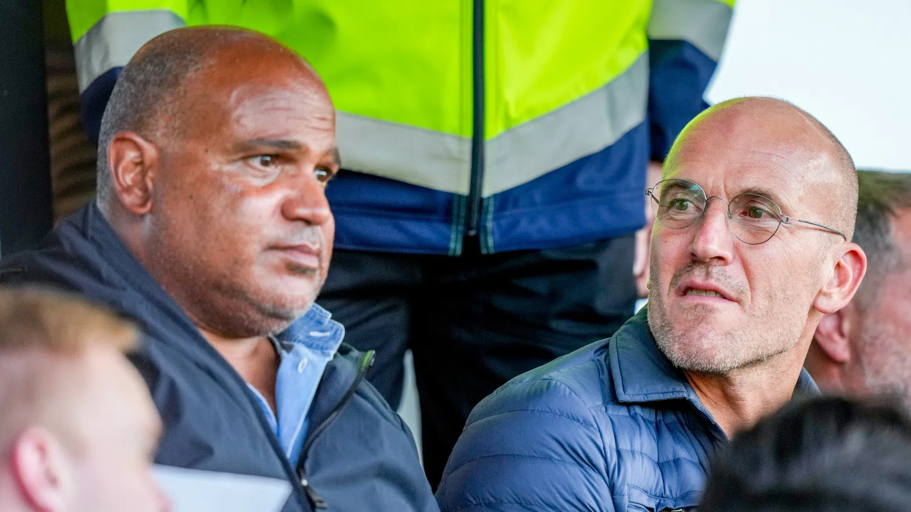 Patrick Busby (FC Volendam) met Alex Kroes